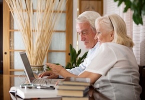 couple-at-computer-290